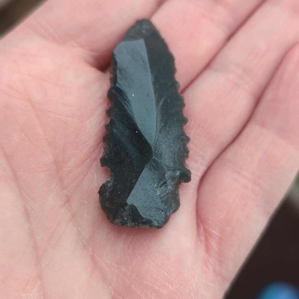 Obsidian Arrowhead - Picture 3 of 7